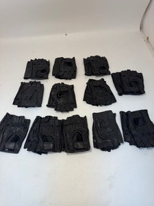 lot 37 image: Leather Fingerless Gloves