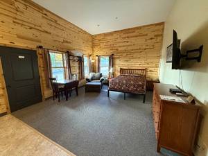 3 Night Northern MN Lodge Suite Stay (5/26-5/29, 2025)