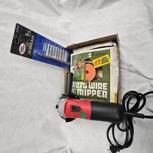 lot 2 image: 4 Grinder Like New and 14 Drive Deep Well Socket Set