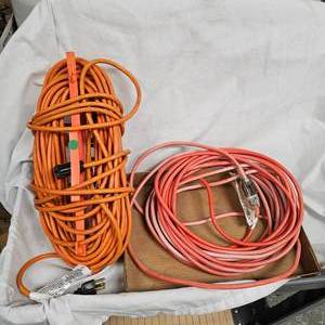 lot 15 image: 25 & 100 Extension Cords
