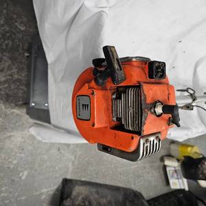 lot 22 image: Kioritz Shaft Drive Weed Whacker, SRM 302A Model