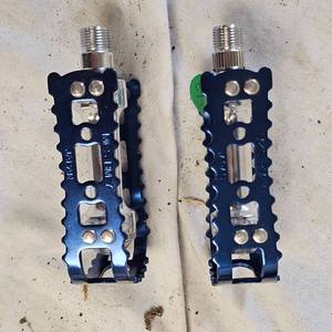 lot 42 image: Original Set MKS Foot Jaws Pedals