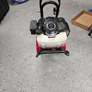 lot 55 image: Viper 33cc Mini Tiller