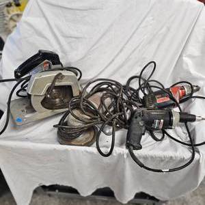lot 67 image: Grinder 6, 2 Electric Drills and SkilSaw