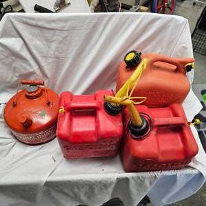 lot 69 image: Lot of 4 Gas Cans