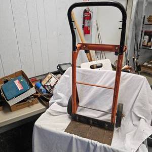 lot 82 image: 2 Wheel, 4 Wheel Cart