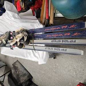 lot 88 image: Cross Country Skiis and Boots, Fisher and TUA brands