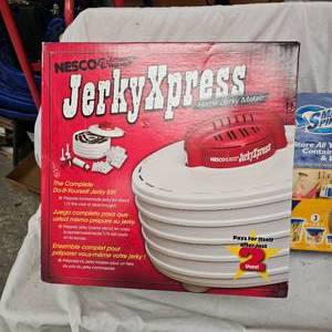 lot 92 image: Nesco Jerkey Express, As New in Box