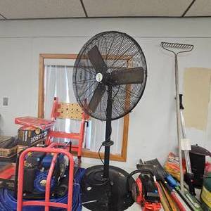 lot 102 image: Commercial Fan on Pedestal Base, Like New