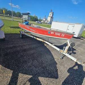 Red Lund Boat Boat with 25HP Mercury, Electric Start(needs solenoid) w/Trailer
