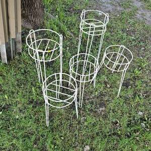 lot 123 image: 5 Planter Stands, 2-3