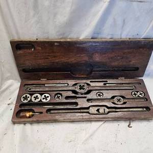 lot 132 image: 1950s Tap&Die Set in Original Wood Crate