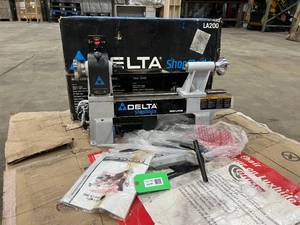 lot 38 image: Delta ShopMaster LA200 Midi Lathe in Used Condition