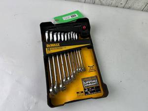 lot 42 image: DeWalt 10-Piece Reversible Ratcheting Wrench Set