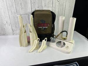 lot 1405 image: Peet Shoe Dryer & Accessories