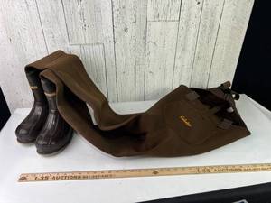 lot 1412 image: Cabelas Neoprene Waders with Thinsulate Boots, Size 7R