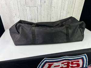 lot 1424 image: Black Zippered Fabric Duffle Bag