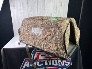 lot 1427 image: GHG Ground Force Dog Blind with Camouflage Design