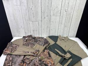 lot 1543 image: Columbia Sportswear Medium Long-Sleeve Shirts