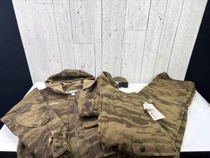 lot 1545 image: Columbia Sportswear Mens Wool Jacket & Overalls Set, Size Medium