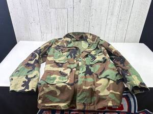 lot 1547 image: US Military Woodland Camouflage Coat, Small Regular