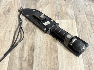 lot 1395 image: Survival Knife