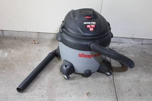 lot 4 image: Shop-Vac Quiet Plus 16 Gallon WetDry Vacuum with 5.5 HP