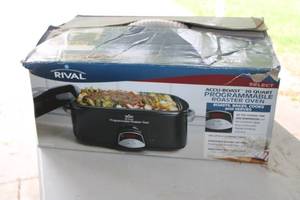 lot 13 image: Rival 20 Quart Programmable Roaster Oven with Removable Rack
