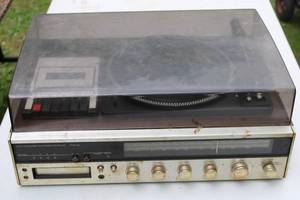 lot 27 image: JCPenney AMFM Stereo Eight Track Cassette Player and Record Player