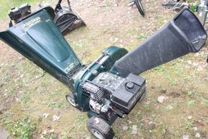 lot 36 image: Craftsman 8.5 HP Chipper Shredder with Steel Hopper