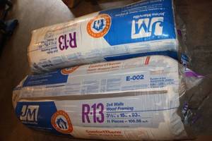 lot 41 image: Johns Manville R13 ComfortTherm Fiberglass Insulation Plastic Wrapped Batts
