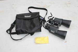 lot 42 image: Bushnell Insta-Focus Binoculars with Carrying Case