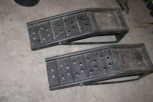 lot 47 image: Pair of Heavy-Duty Steel Car Ramps