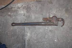 lot 48 image: Heavy Duty Adjustable Pipe Wrench