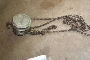 lot 68 image: Used Cyclone Model M Industrial Chain Hoist