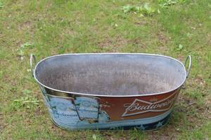 lot 70 image: Large Vintage Budweiser Metal Beverage Tub