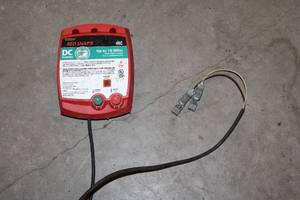 lot 72 image: Zareba Red Snapr 44C Electric Fence Controller Up to 10 Miles
