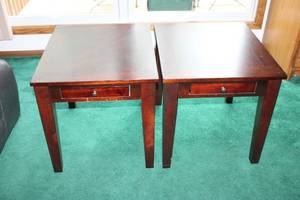 lot 92 image: Set of 2 Wooden End Tables with Geometric Inlay