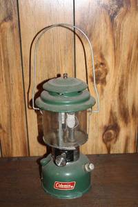 lot 116 image: Vintage Coleman Lantern Model 220J