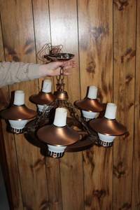 lot 118 image: Vintage Metal Chandelier with 5 Bronzed Lampshades