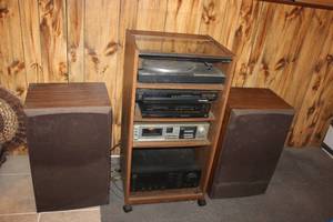 lot 133 image: Vintage Stereo System with Speakers and Turntable