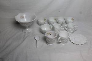 lot 27 image: Collection of Westmoreland Old Quilt Milk Glass Pieces
