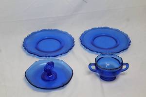 lot 53 image: Set of Antique Cobalt Blue Depression Glass Plates and Sugar Bowl