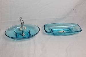 lot 54 image: Set of 2 Capri Blue Glass Serving Dishes with Handle