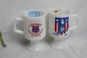 lot 59 image: Pair of Bicentennial 1976 Commemorative Milk Glass Mugs
