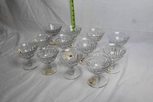 lot 63 image: Set of 12 Clear Glass Dessert Cups with Swirl Design