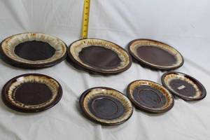 lot 64 image: Set of 7 Pfaltzgraff Brown Drip Stoneware Plates
