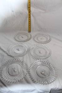 lot 70 image: Set of 5 Elegant Clear Glass Swirl Pattern Plates