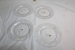 lot 71 image: Set of 4 Fostoria Navarre 7.5-Inch Salad Plates
