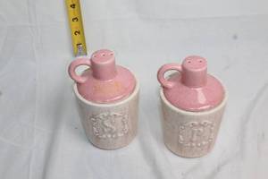 lot 82 image: Vintage USA Pink Ceramic Salt and Pepper Shakers Set